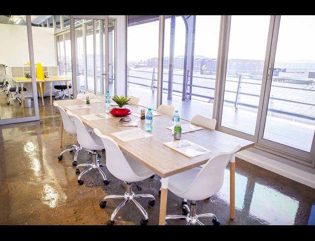 4,798M² WAREHOUSE FOR SALE IN PAARDEN EILAND